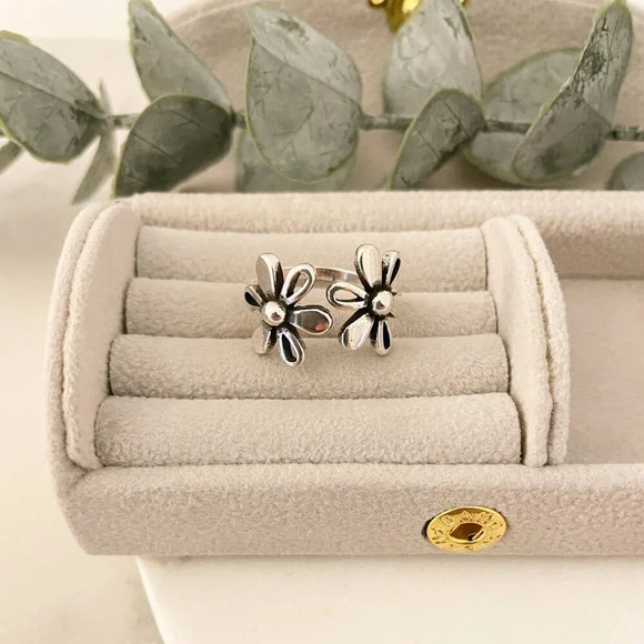 925 Sterling Silver Vintage Flower Ring Dainty Minimalist Flower Ring - Picture 5 of 9